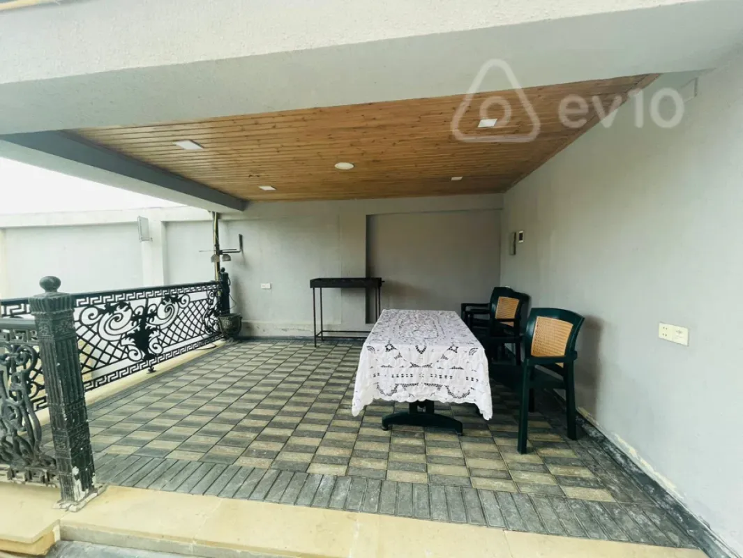 Kirayə verilir 5 otaqlı həyət evi 450 m²