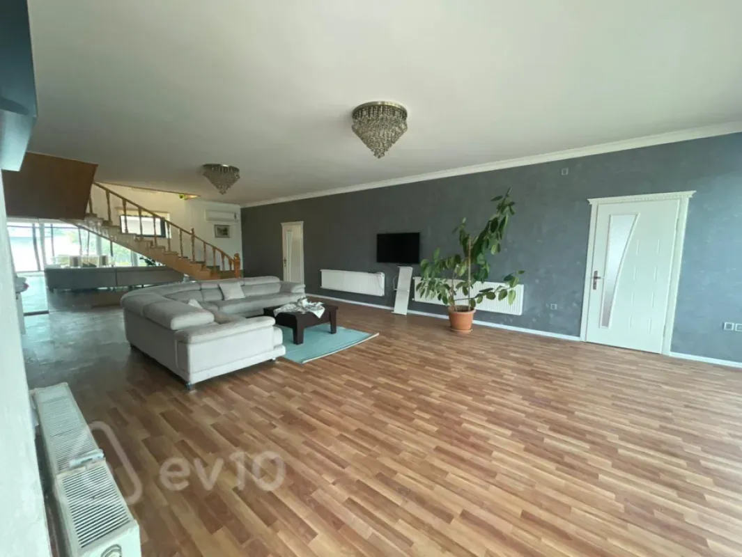 Kirayə verilir 5 otaqlı həyət evi 450 m²