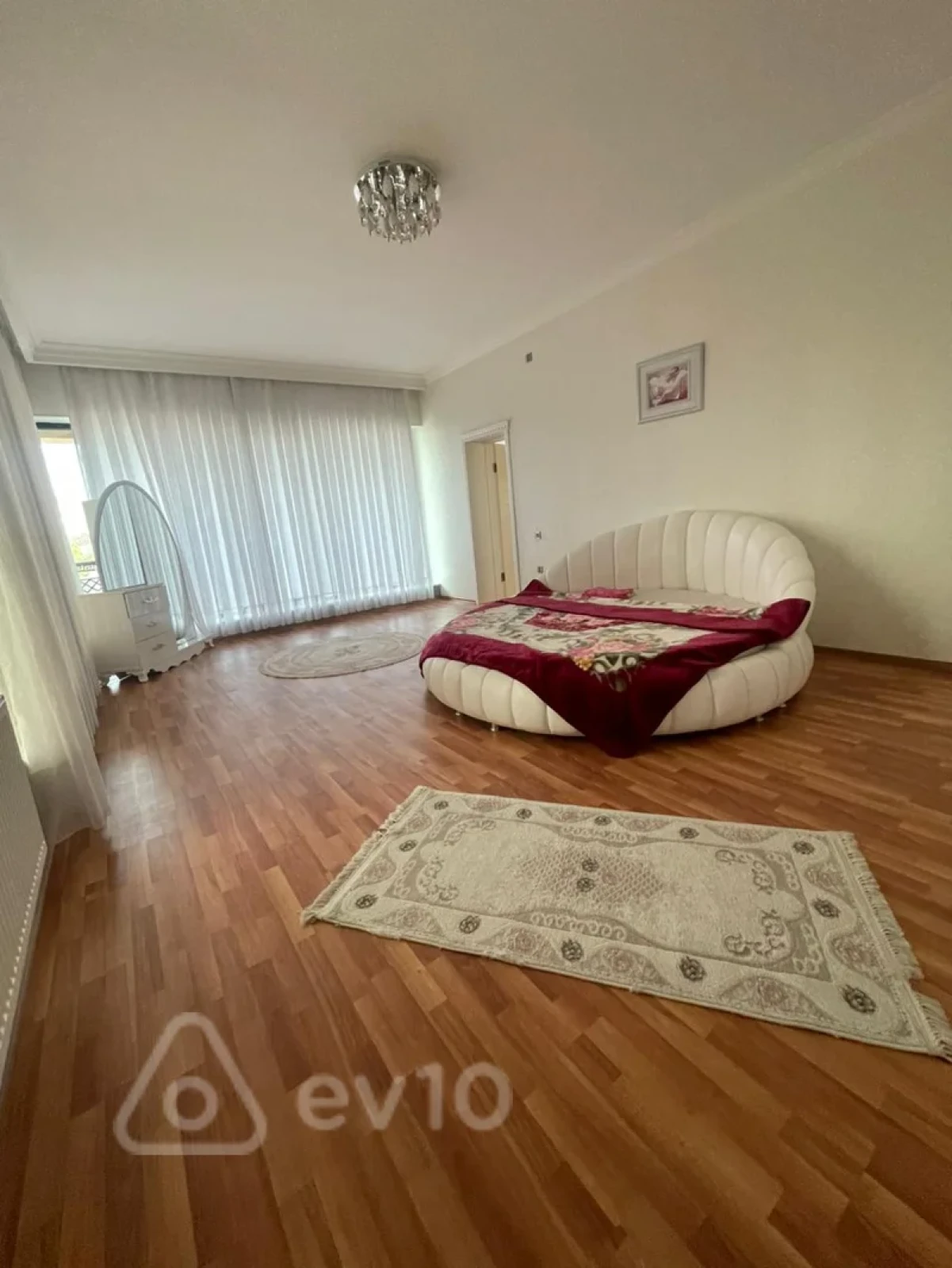 Kirayə verilir 5 otaqlı həyət evi 450 m²