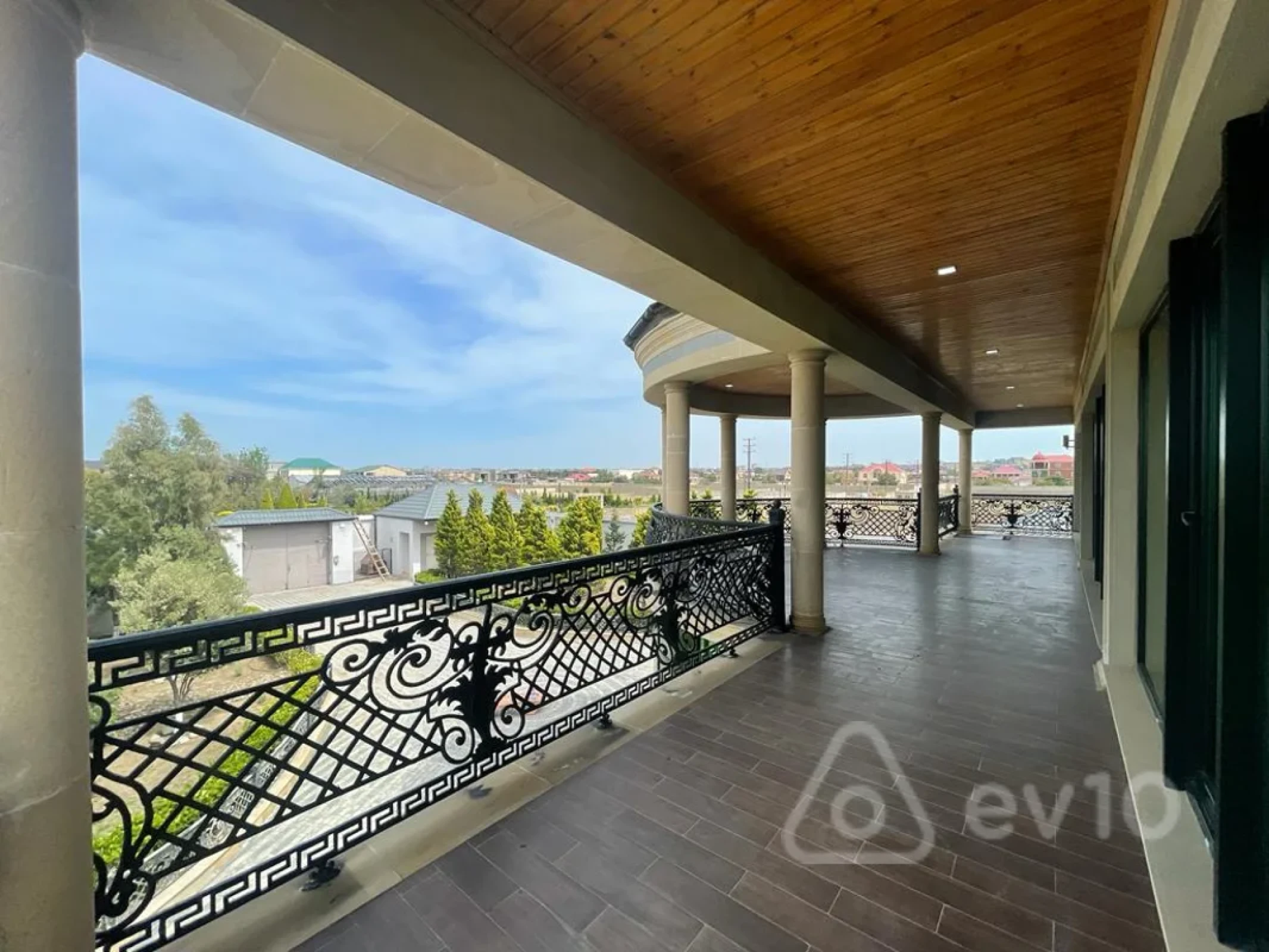 Kirayə verilir 5 otaqlı həyət evi 450 m²