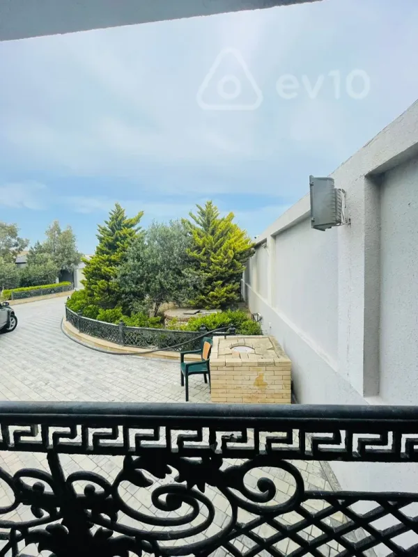 Kirayə verilir 5 otaqlı həyət evi 450 m²