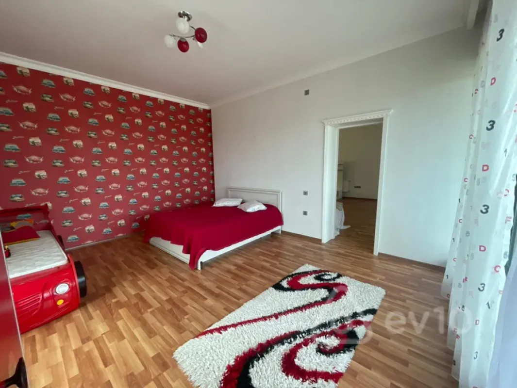 Kirayə verilir 5 otaqlı həyət evi 450 m²