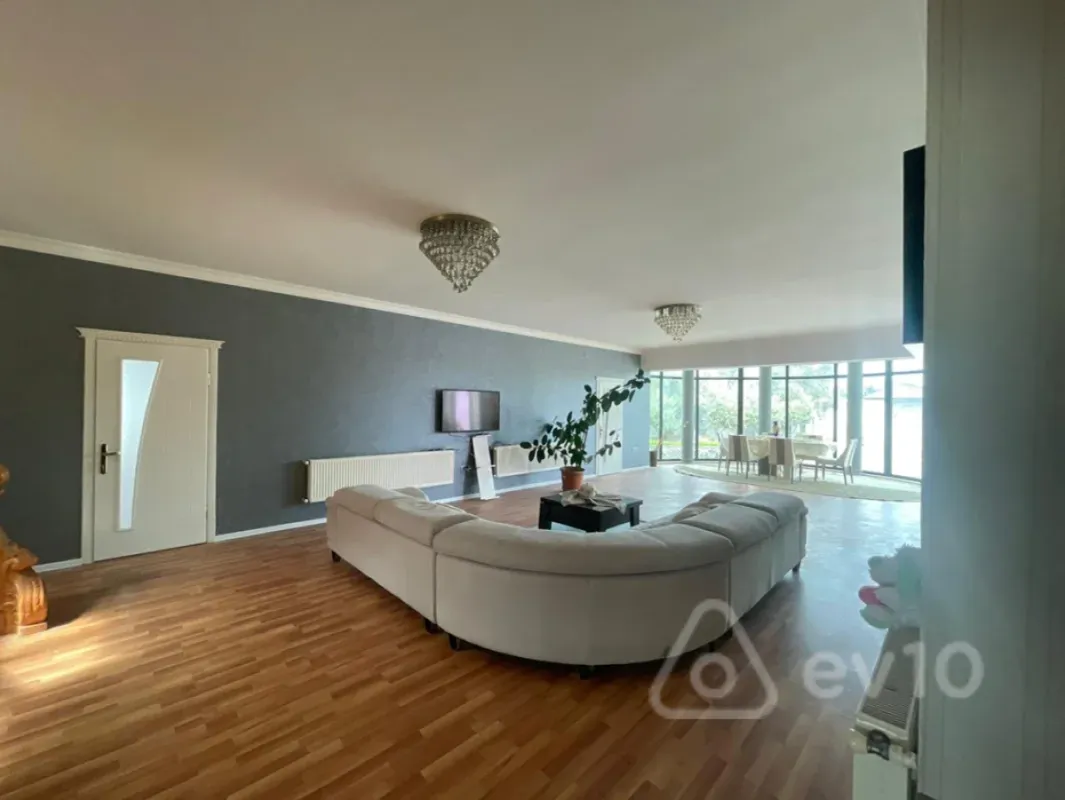 Kirayə verilir 5 otaqlı həyət evi 450 m²