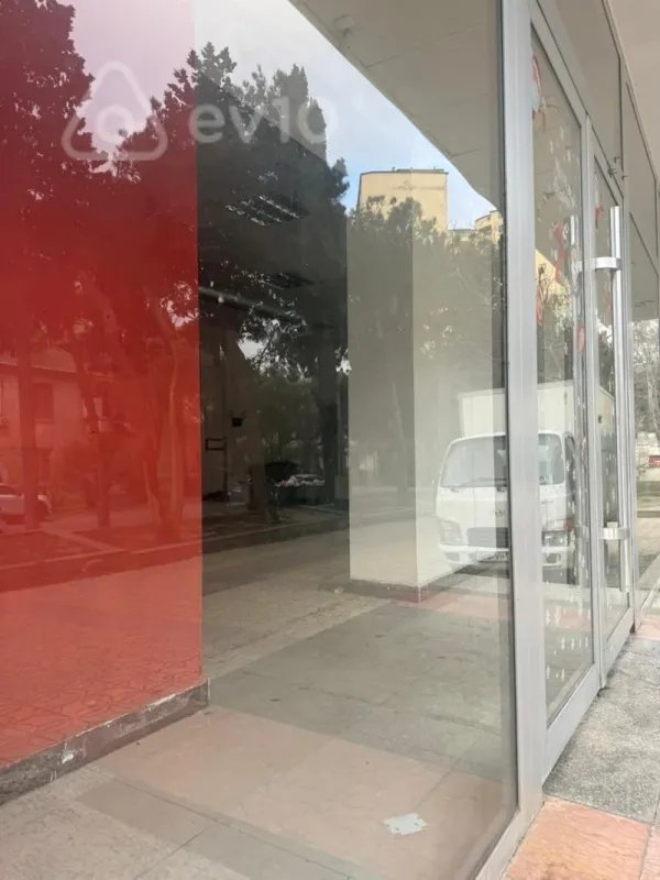 Kirayə verilir mənzil 500 m²