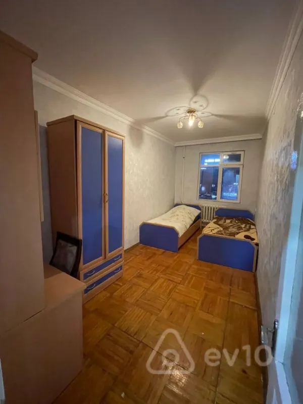 Kirayə verilir 3 otaqlı köhnə tikili 80 m²
