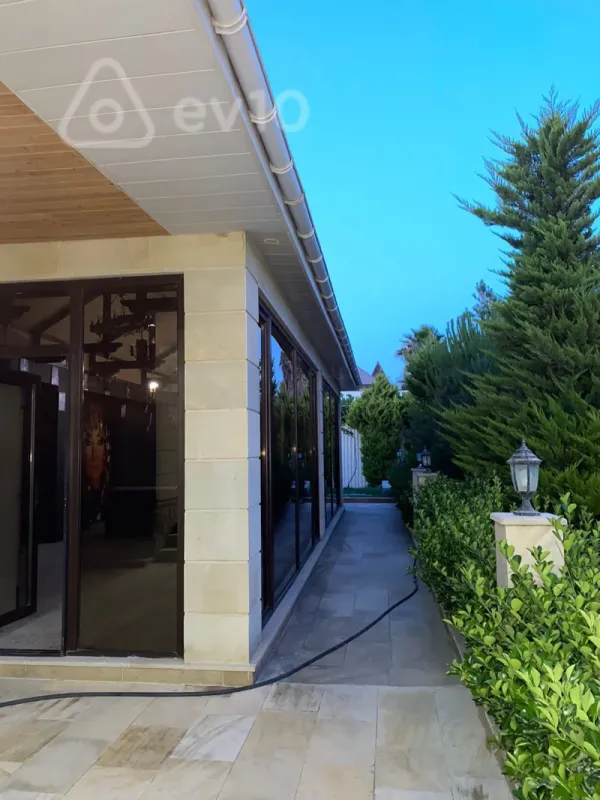 Kirayə verilir 6 otaqlı həyət evi 450 m²