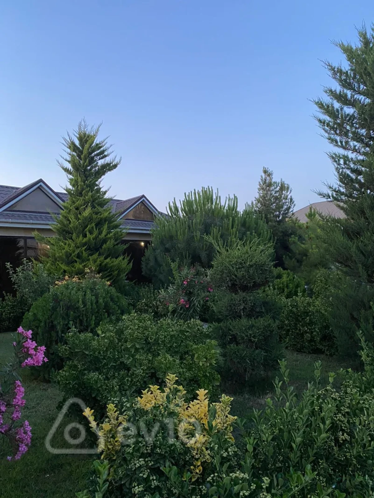 Kirayə verilir 6 otaqlı həyət evi 450 m²