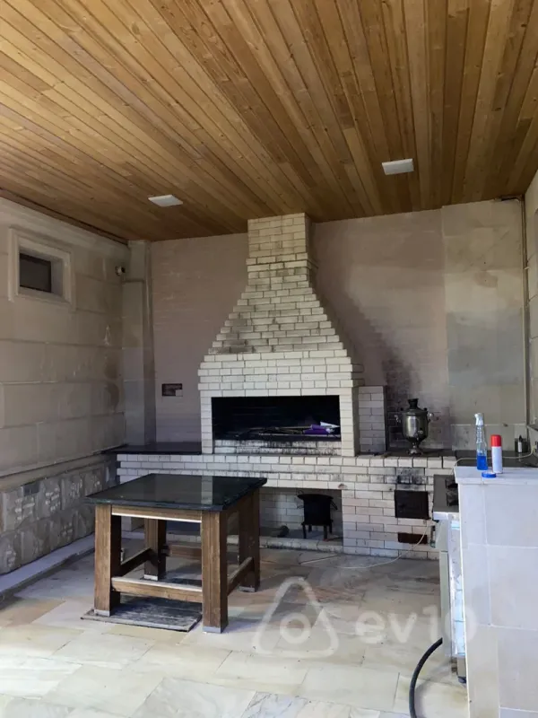 Kirayə verilir 6 otaqlı həyət evi 450 m²