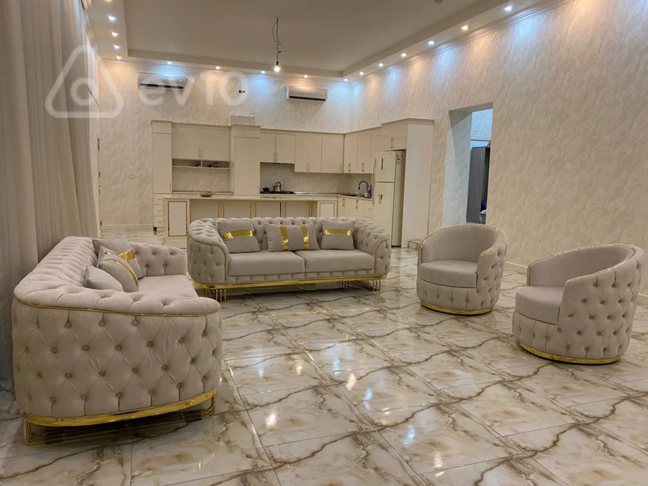 Kirayə verilir 6 otaqlı həyət evi 450 m²