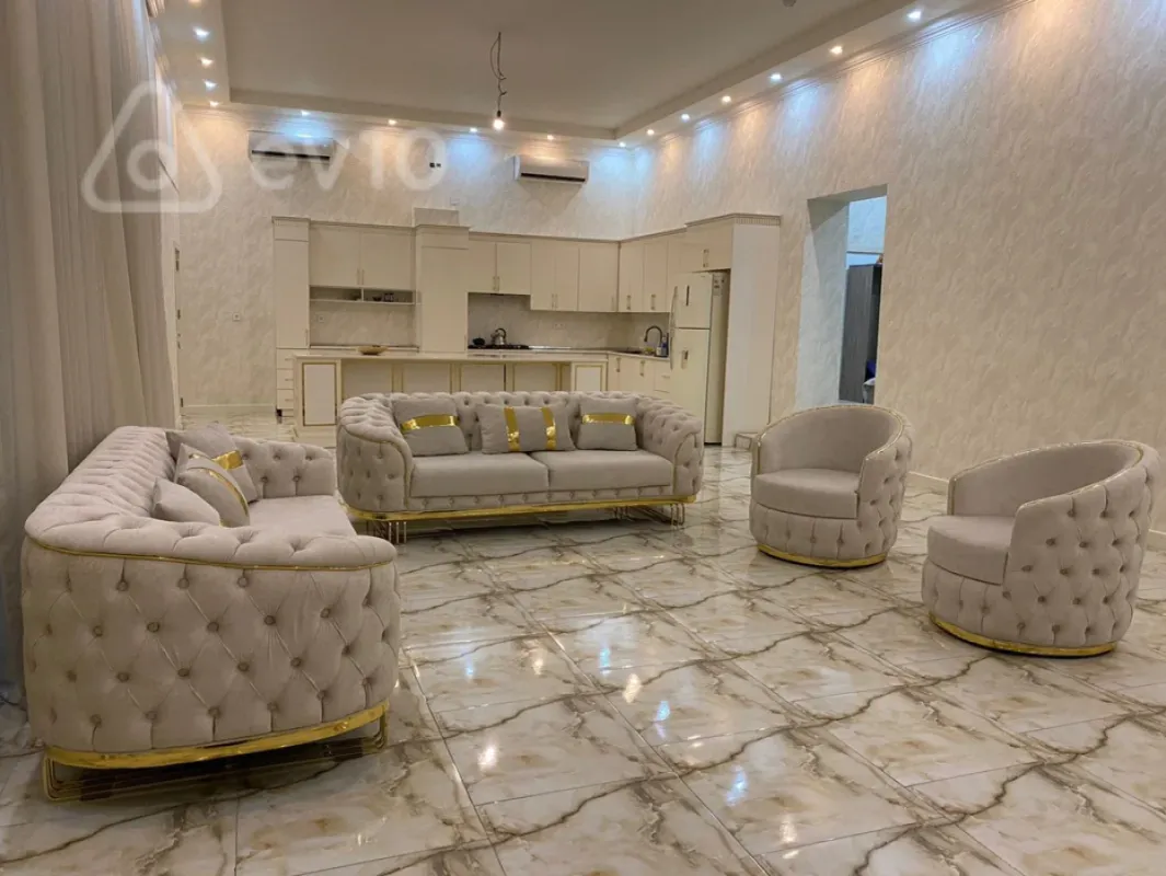 Kirayə verilir 6 otaqlı həyət evi 450 m²