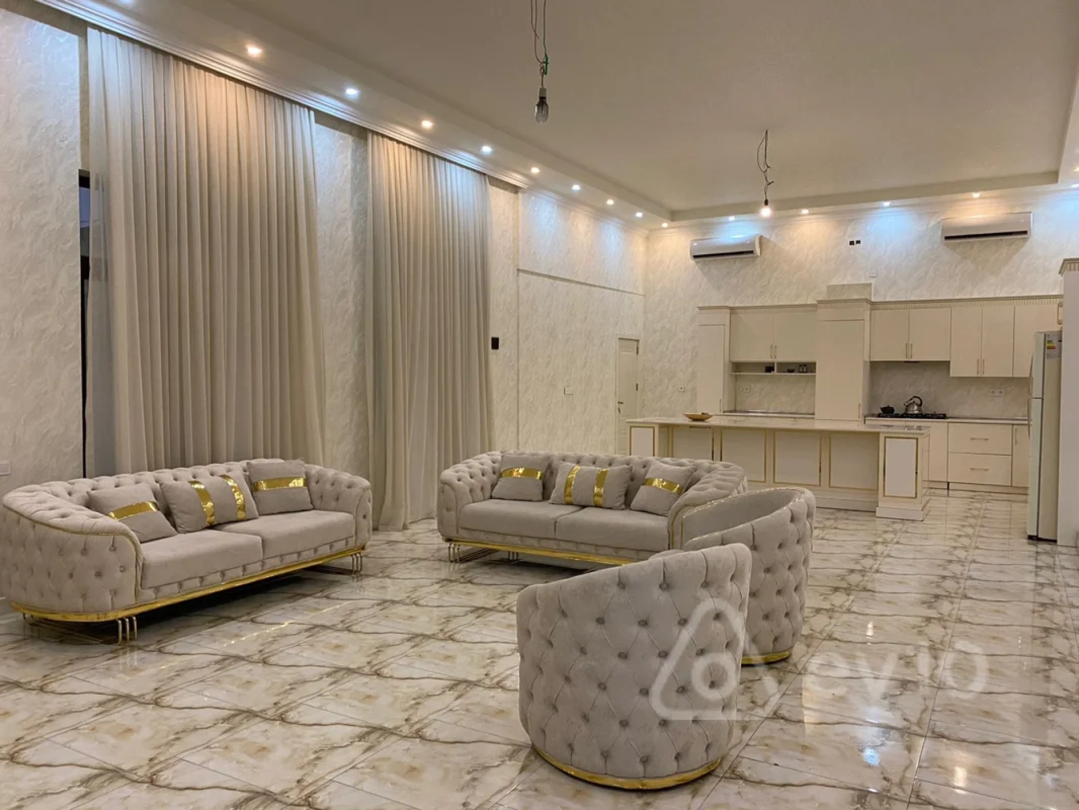 Kirayə verilir 6 otaqlı həyət evi 450 m²