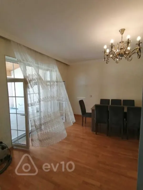 Satılır 5 otaqlı həyət evi 160 m²