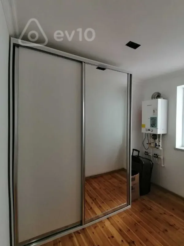 Satılır 5 otaqlı həyət evi 160 m²