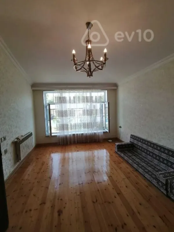 Satılır 5 otaqlı həyət evi 160 m²