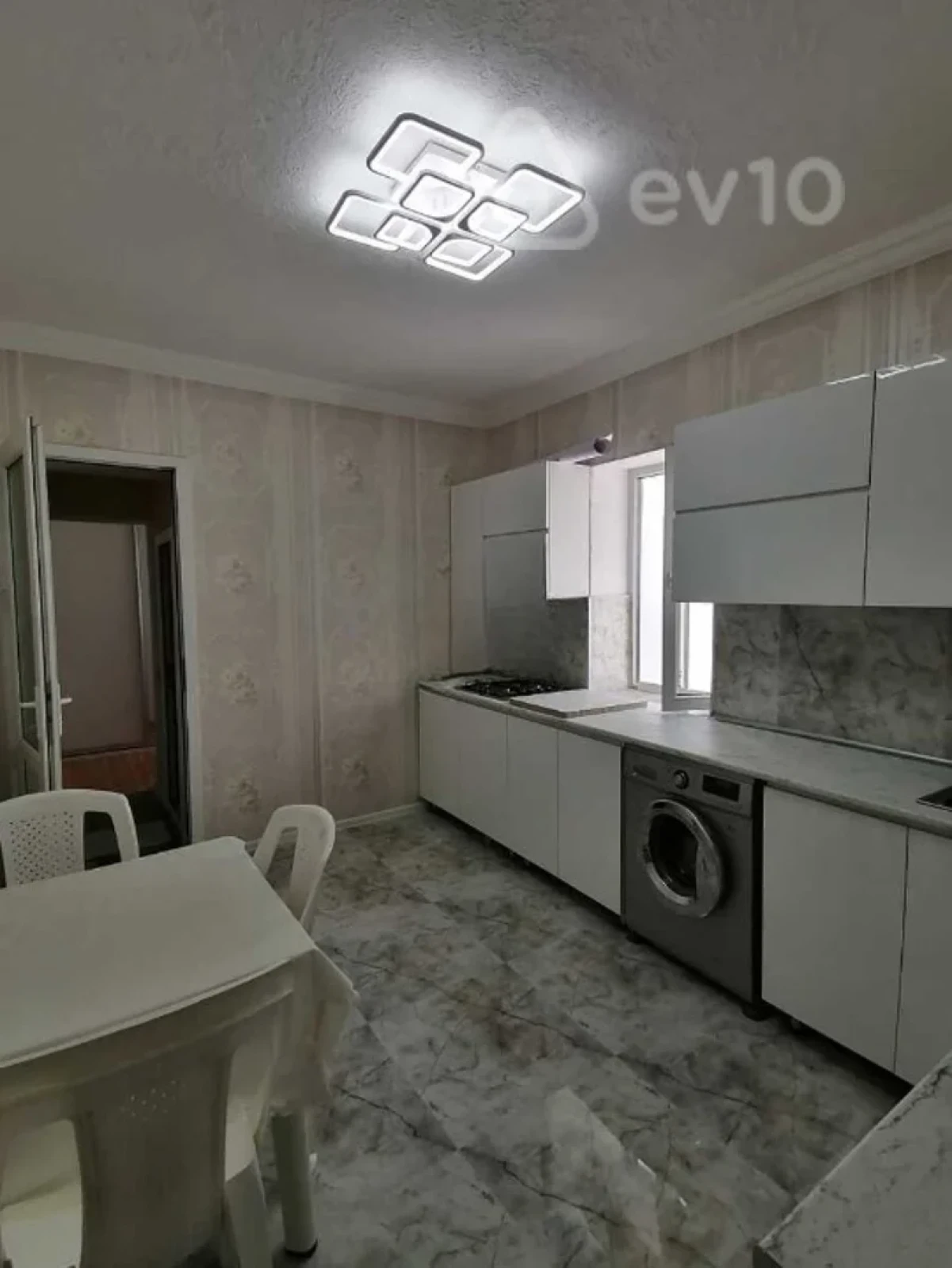 Satılır 5 otaqlı həyət evi 160 m²