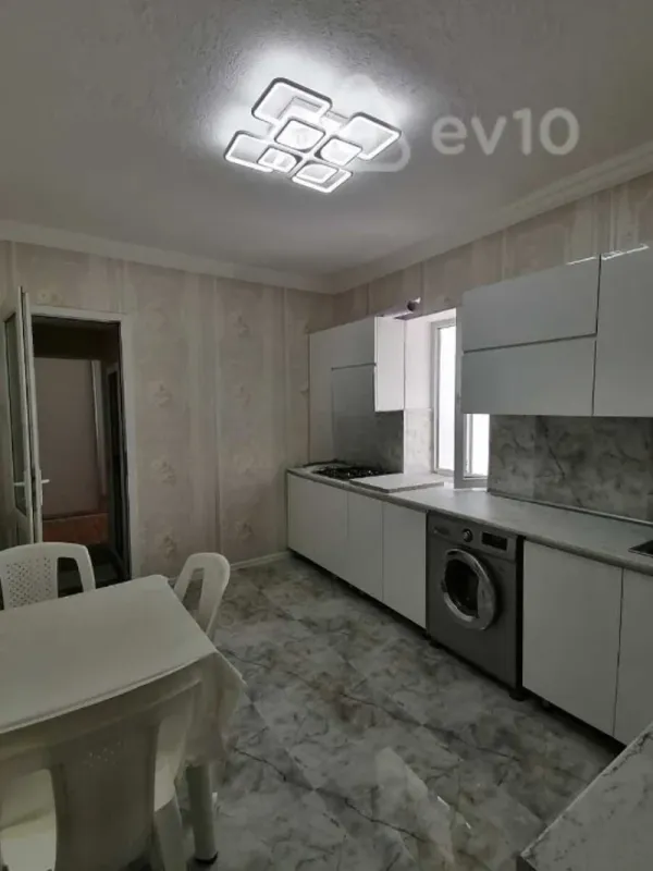 Satılır 5 otaqlı həyət evi 160 m²