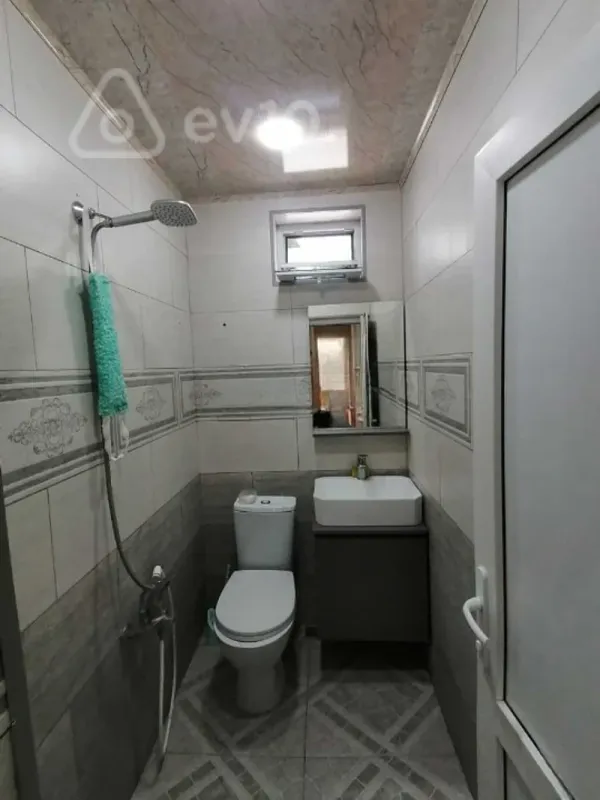 Satılır 5 otaqlı həyət evi 160 m²