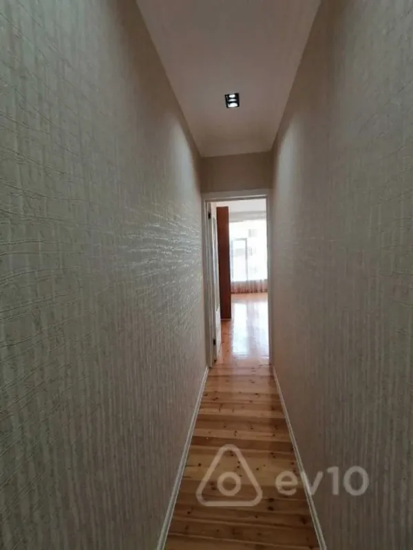 Satılır 5 otaqlı həyət evi 160 m²