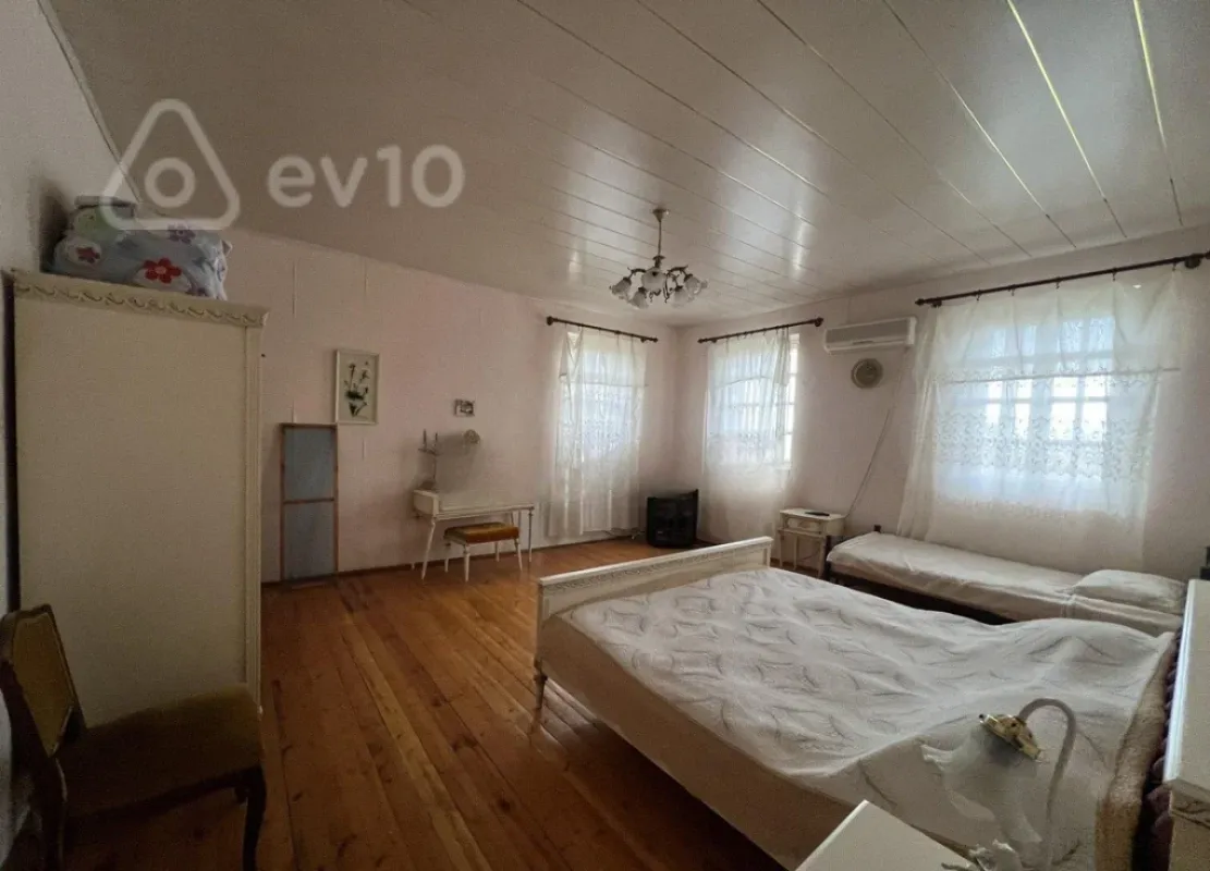 Satılır 6 otaqlı həyət evi 170 m²