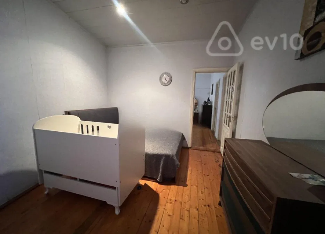 Satılır 6 otaqlı həyət evi 170 m²