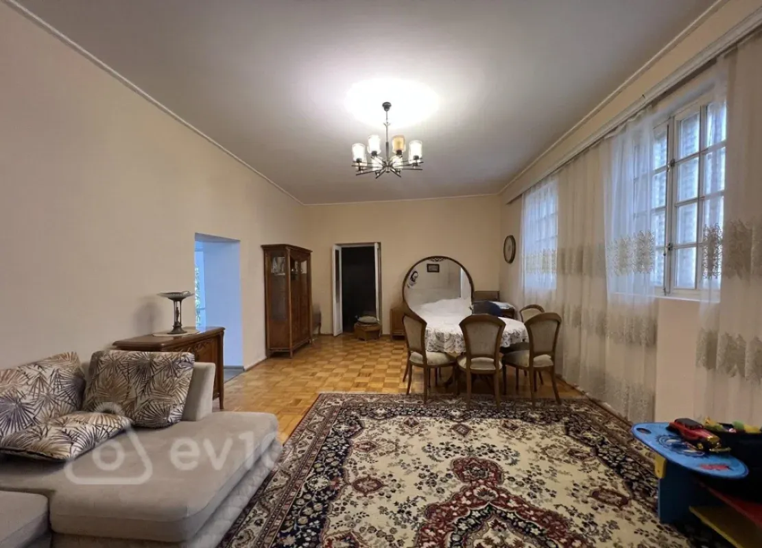 Satılır 6 otaqlı həyət evi 170 m²