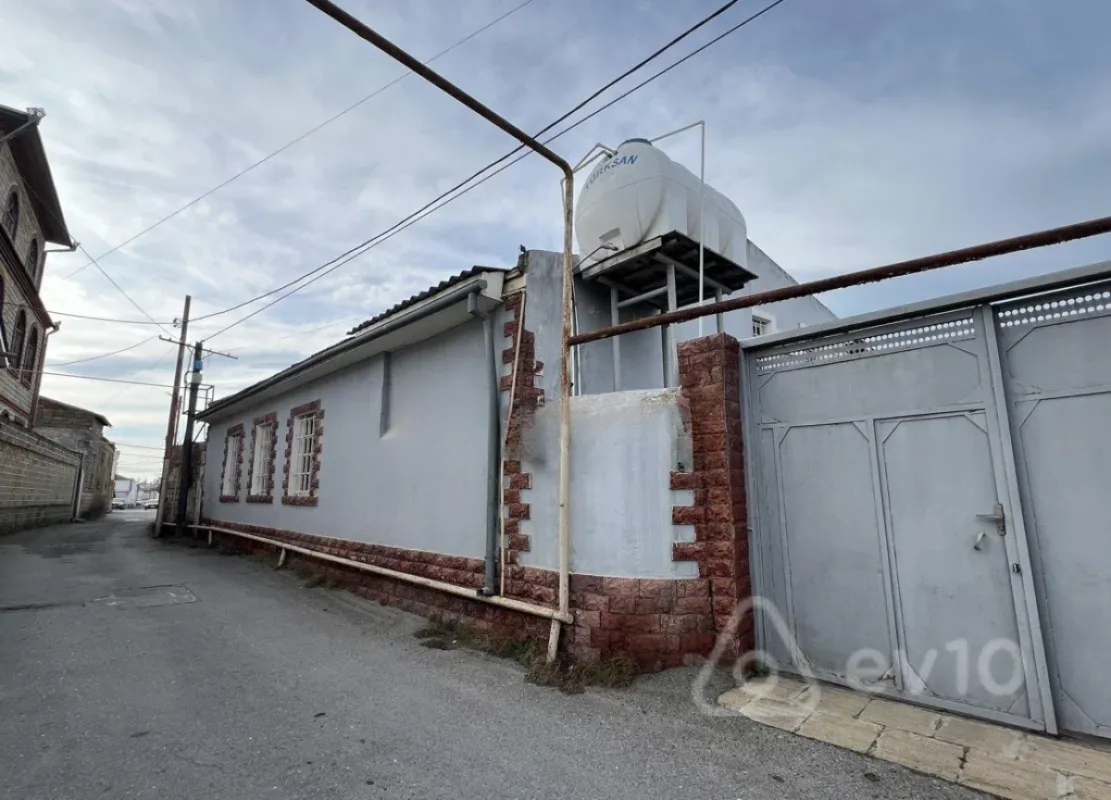 Satılır 6 otaqlı həyət evi 170 m²