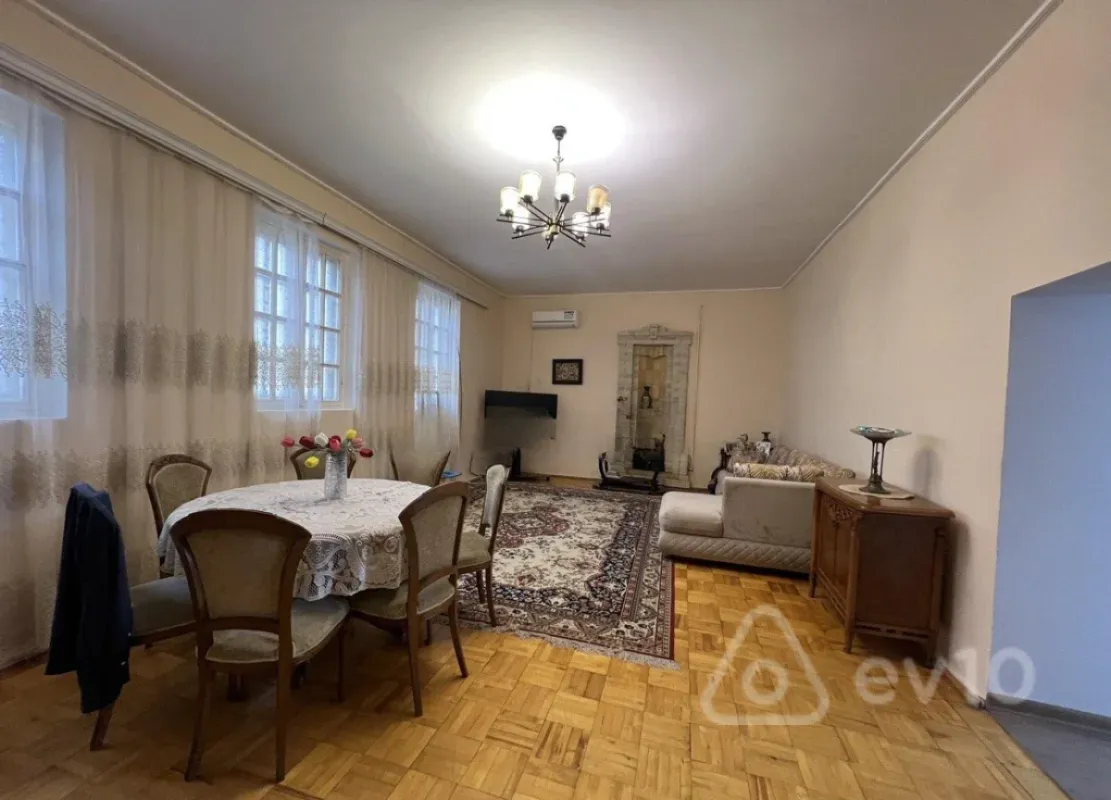 Satılır 6 otaqlı həyət evi 170 m²