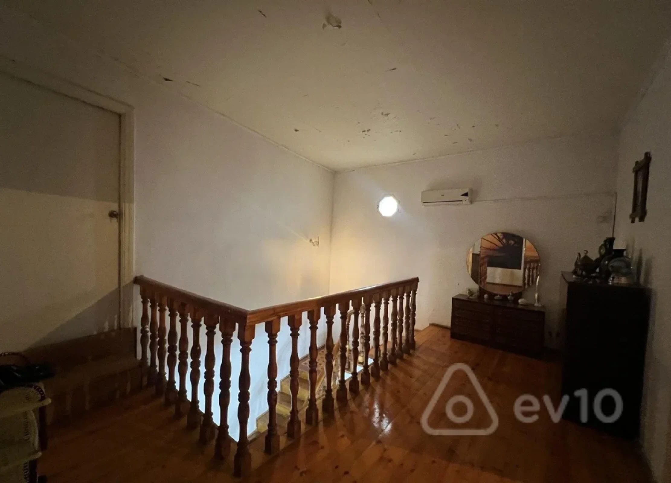 Satılır 6 otaqlı həyət evi 170 m²