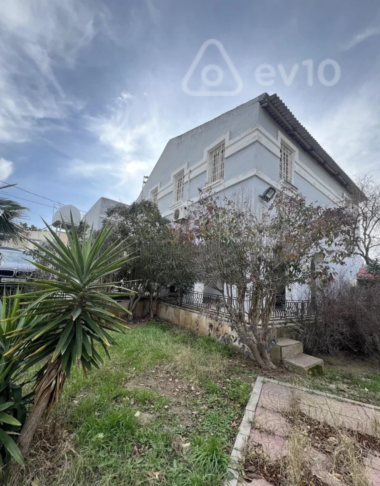 Satılır 6 otaqlı həyət evi 170 m²