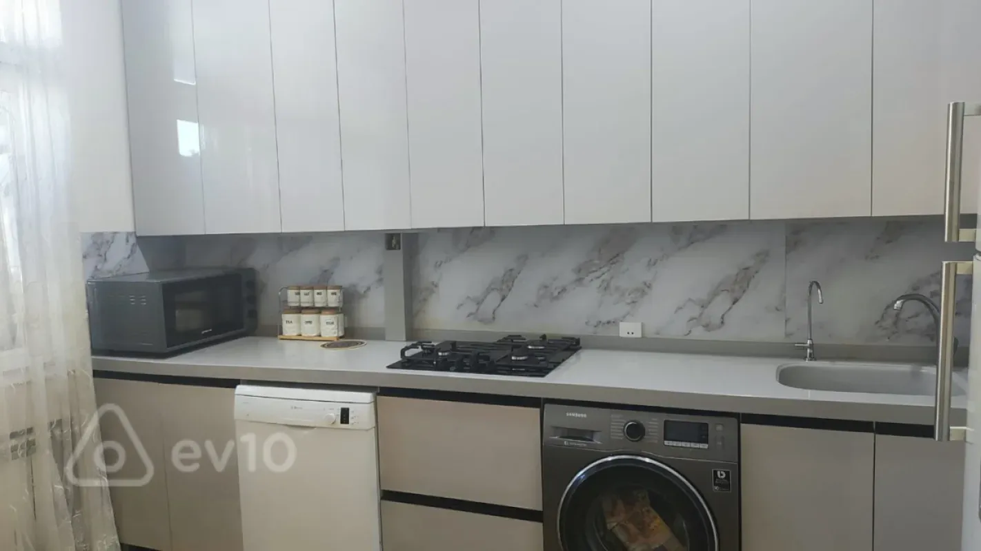 Satılır 3 otaqlı yeni tikili 105 m²