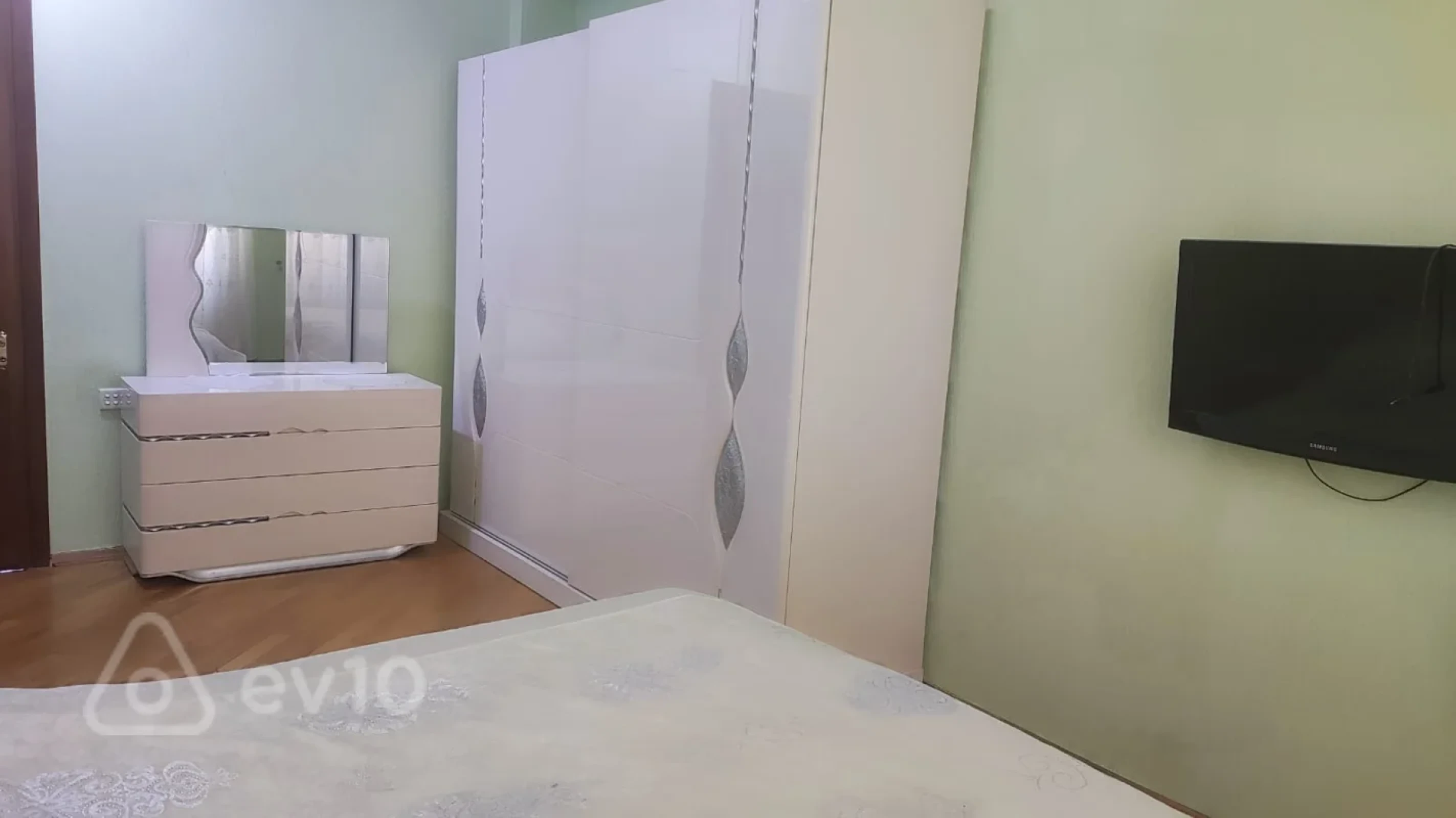 Satılır 3 otaqlı yeni tikili 105 m²