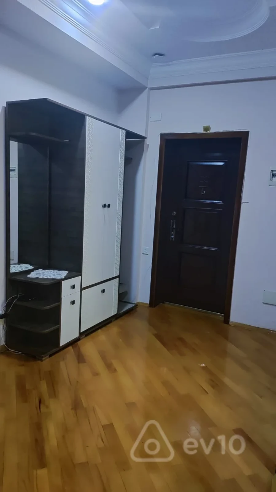 Satılır 3 otaqlı yeni tikili 105 m²