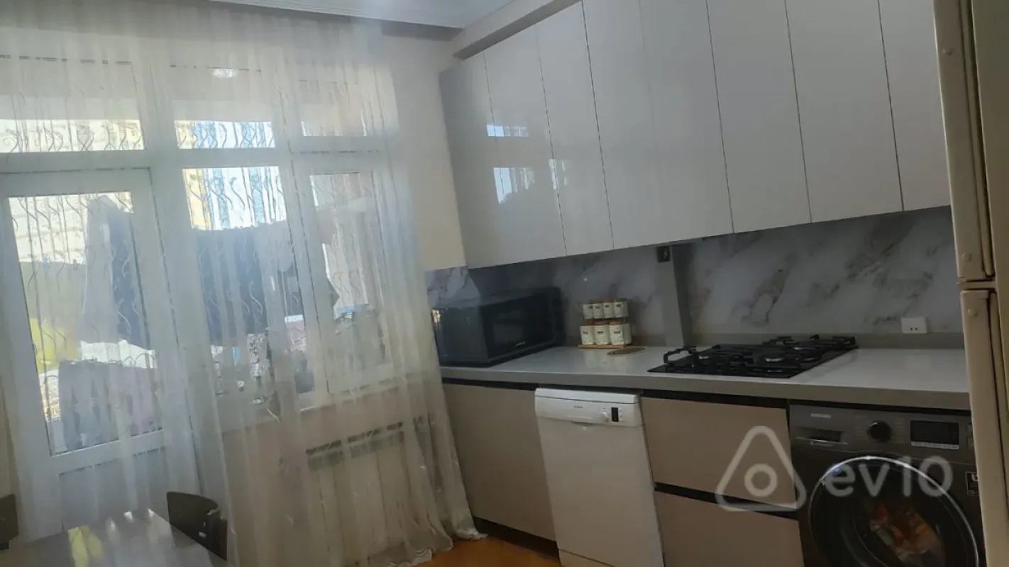 Satılır 3 otaqlı yeni tikili 105 m²