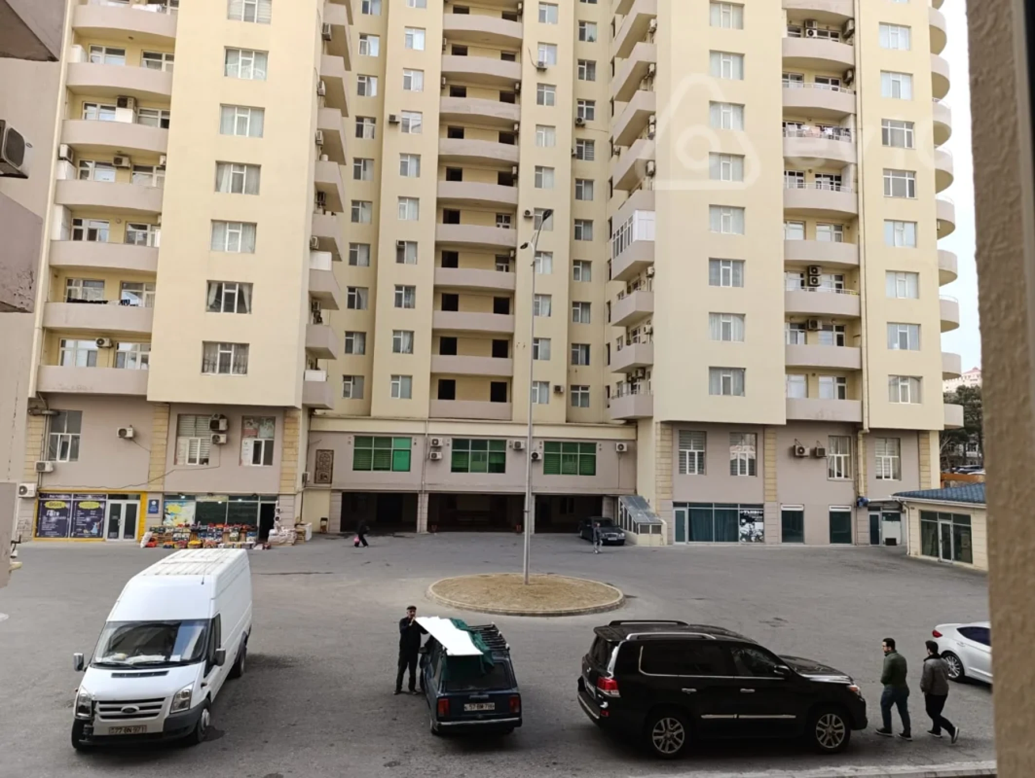 Satılır 3 otaqlı yeni tikili 105 m²