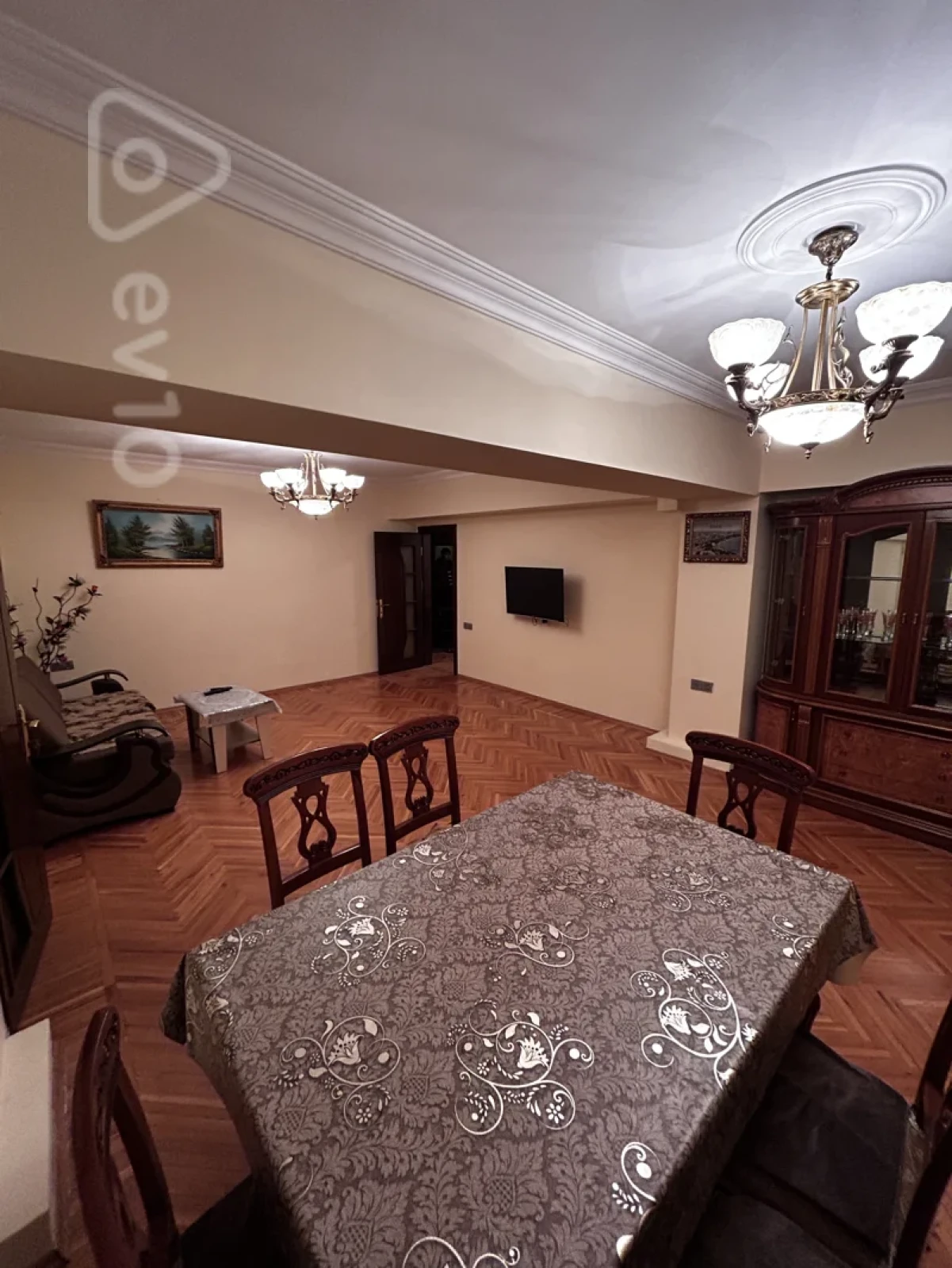 Kirayə verilir 3 otaqlı köhnə tikili 100 m²