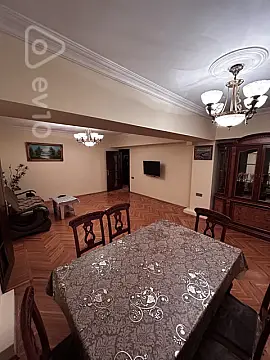 Kirayə verilir 3 otaqlı köhnə tikili 100 m²