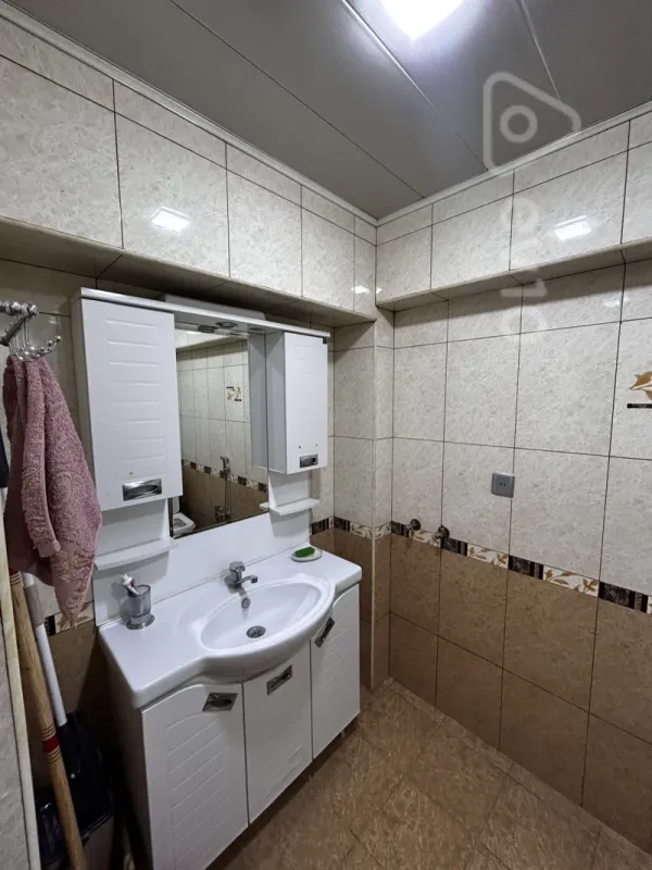 Kirayə verilir 3 otaqlı köhnə tikili 100 m²