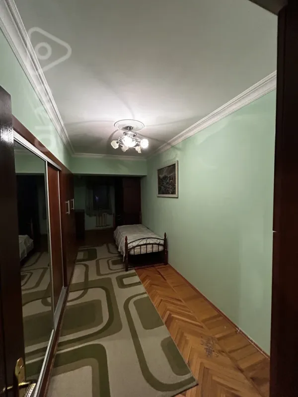 Kirayə verilir 3 otaqlı köhnə tikili 100 m²