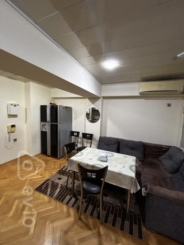 Kirayə verilir 3 otaqlı köhnə tikili 100 m²