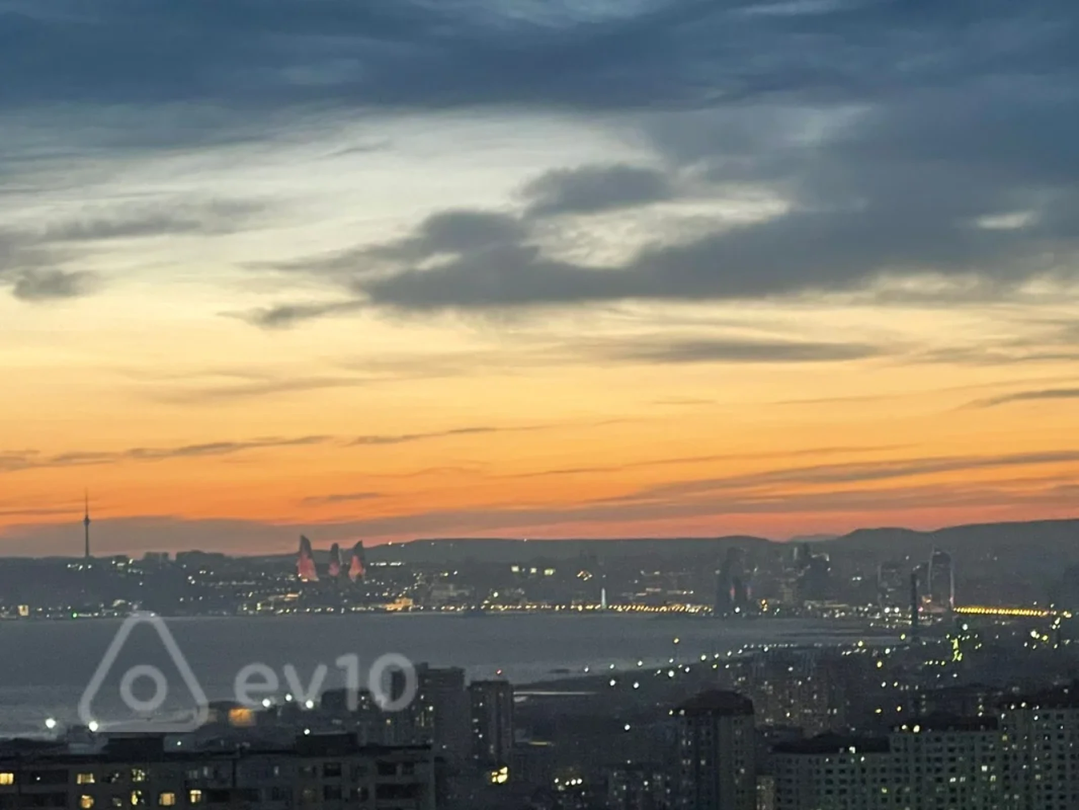 Satılır 2 otaqlı köhnə tikili 65 m²