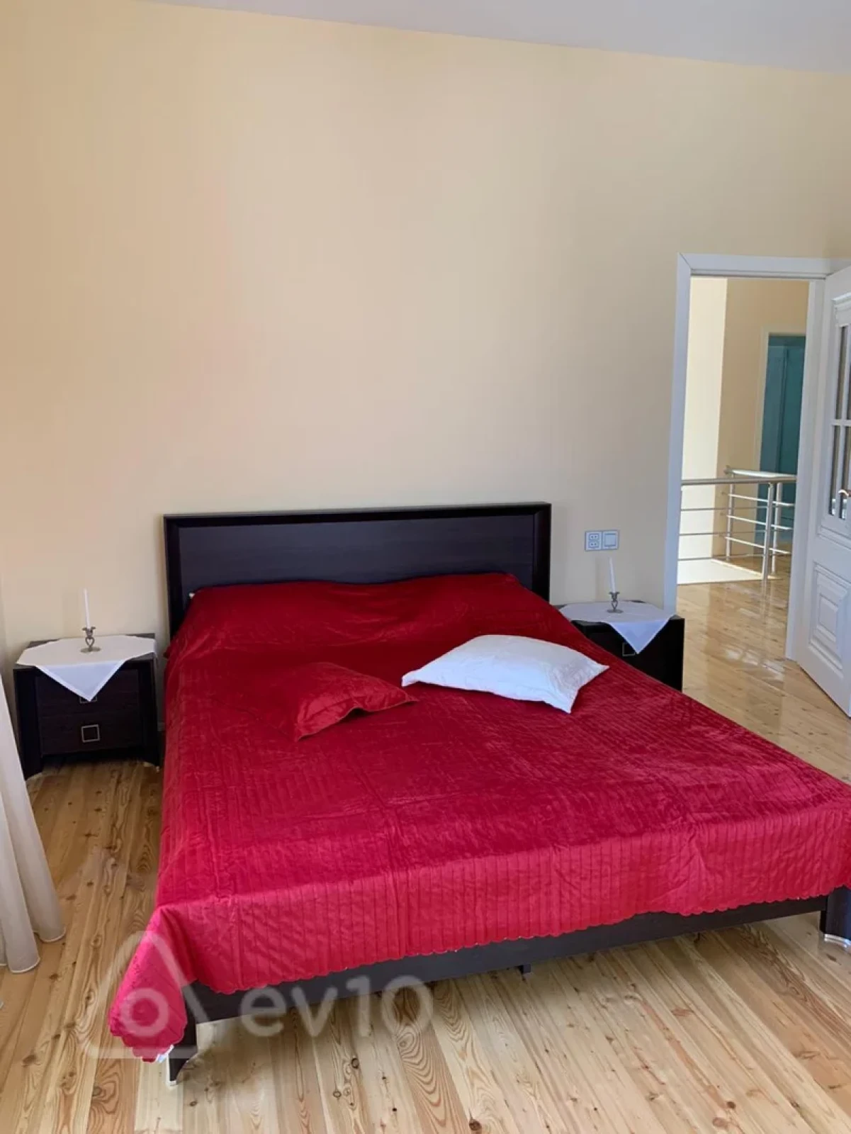 Kirayə verilir 5 otaqlı həyət evi 250 m²