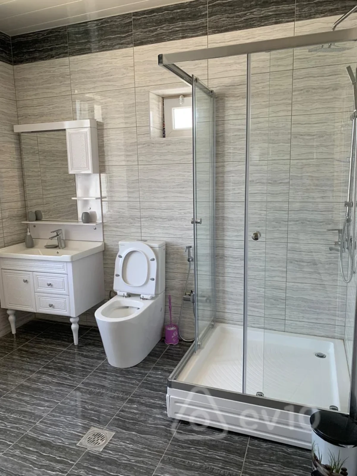 Kirayə verilir 5 otaqlı həyət evi 250 m²