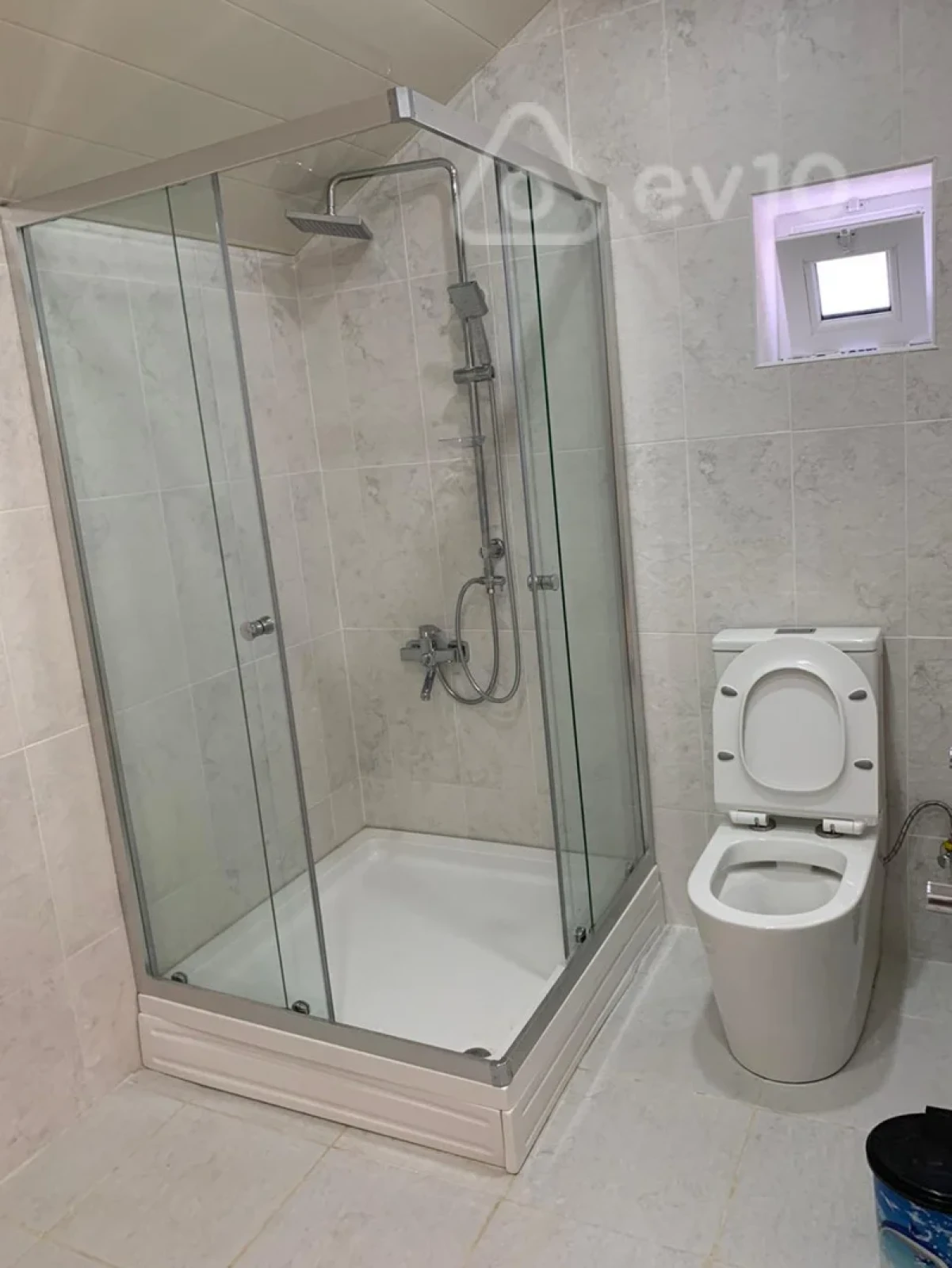 Kirayə verilir 5 otaqlı həyət evi 250 m²