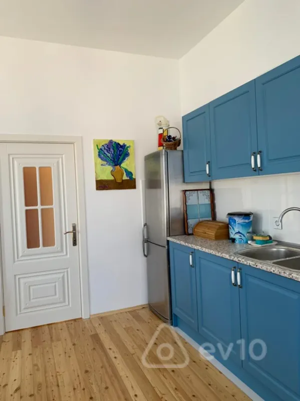 Kirayə verilir 5 otaqlı həyət evi 250 m²