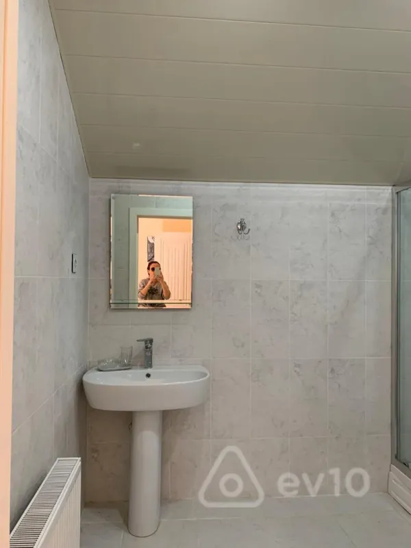 Kirayə verilir 5 otaqlı həyət evi 250 m²