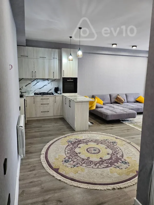 Kirayə verilir 2 otaqlı yeni tikili 65 m²