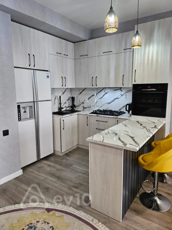 Kirayə verilir 2 otaqlı yeni tikili 65 m²