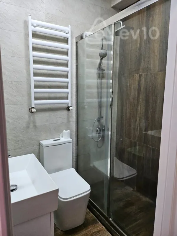 Kirayə verilir 2 otaqlı yeni tikili 65 m²