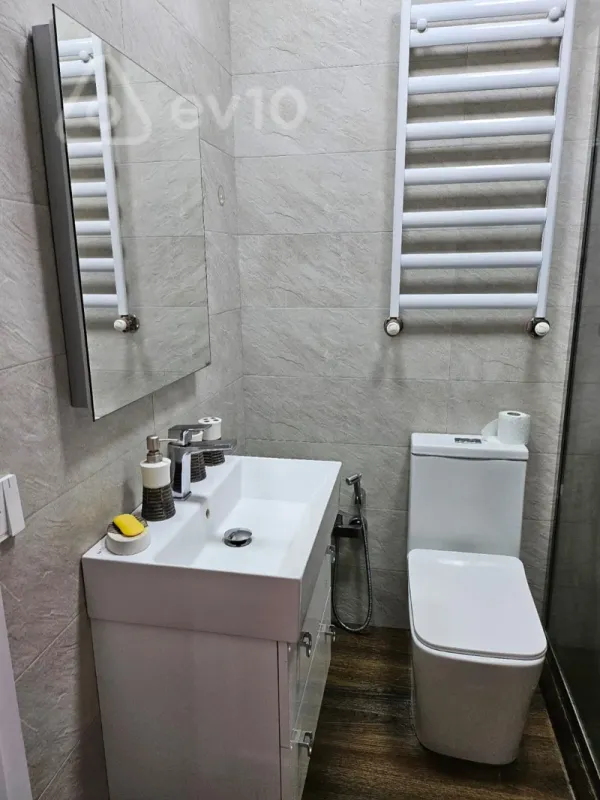 Kirayə verilir 2 otaqlı yeni tikili 65 m²