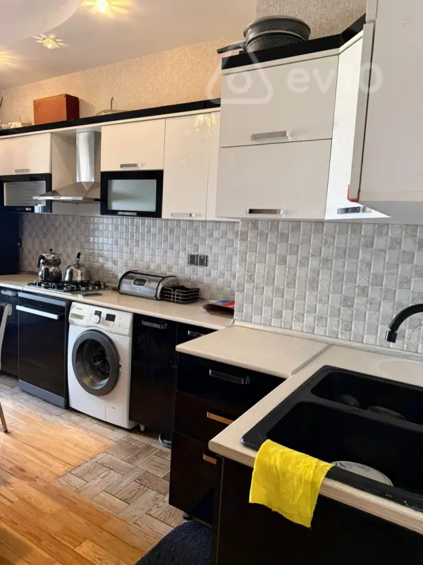 Kirayə verilir 3 otaqlı yeni tikili 100 m²